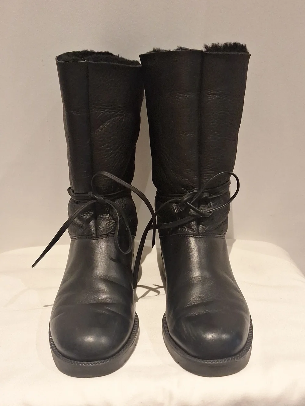 Santana Canada Black Leather Mid-Calf Lace-Up Boots